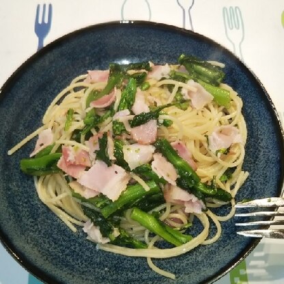 ベーコンの塩気に、菜の花の苦味がほんのりと効いて美味しかったです(^^)